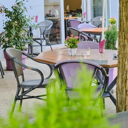 Hotel Restaurant Notre Dame Haguenau Bagian luar foto