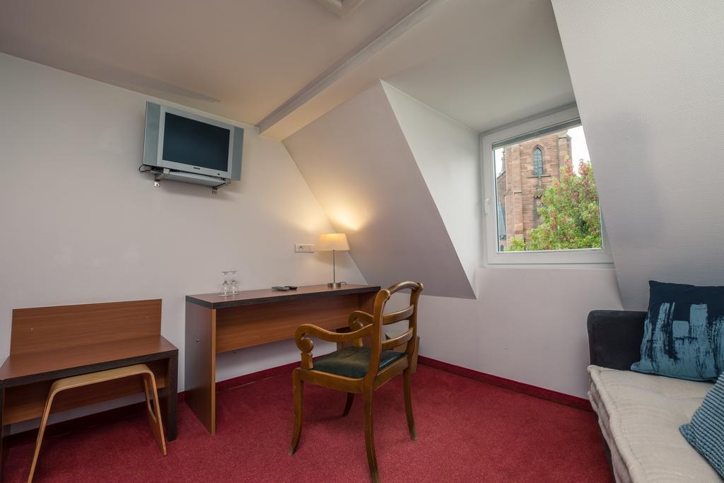 Hotel Restaurant Notre Dame Haguenau Bagian luar foto